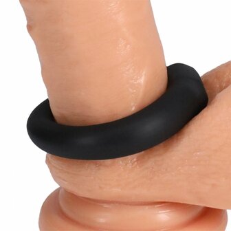 The Mega Ring - Black