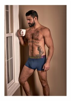 Avant-Garde - Verstrakkend Short XL